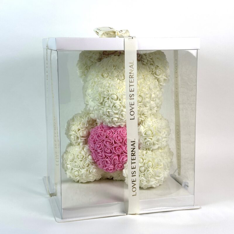 Большой белый мишка