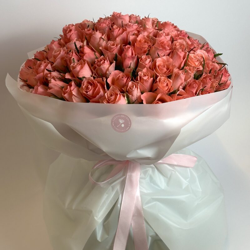 101 розовая роза